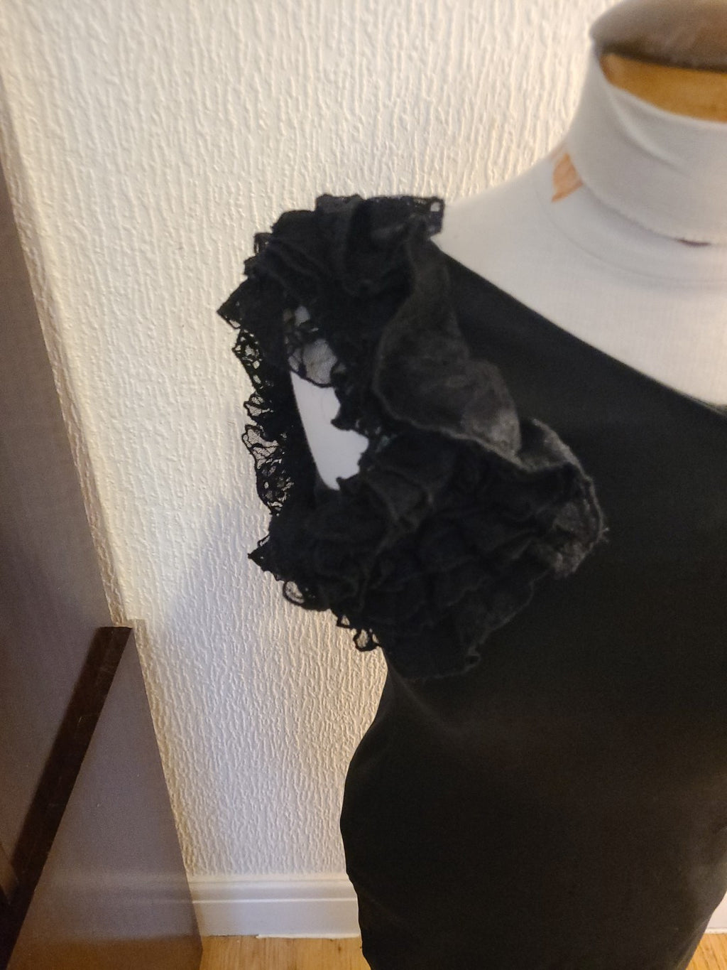 Ladies AX Paris 12 Black Ruffle Shoulder Dress