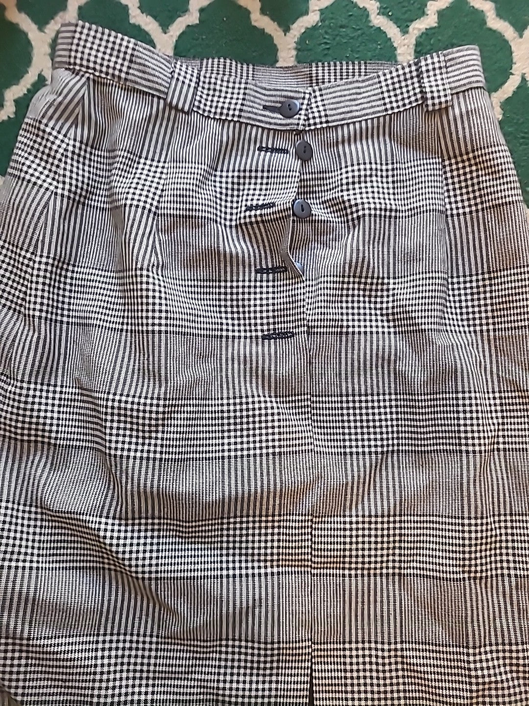 Ladies Miss Twen Size Small Black/White Check Skirt