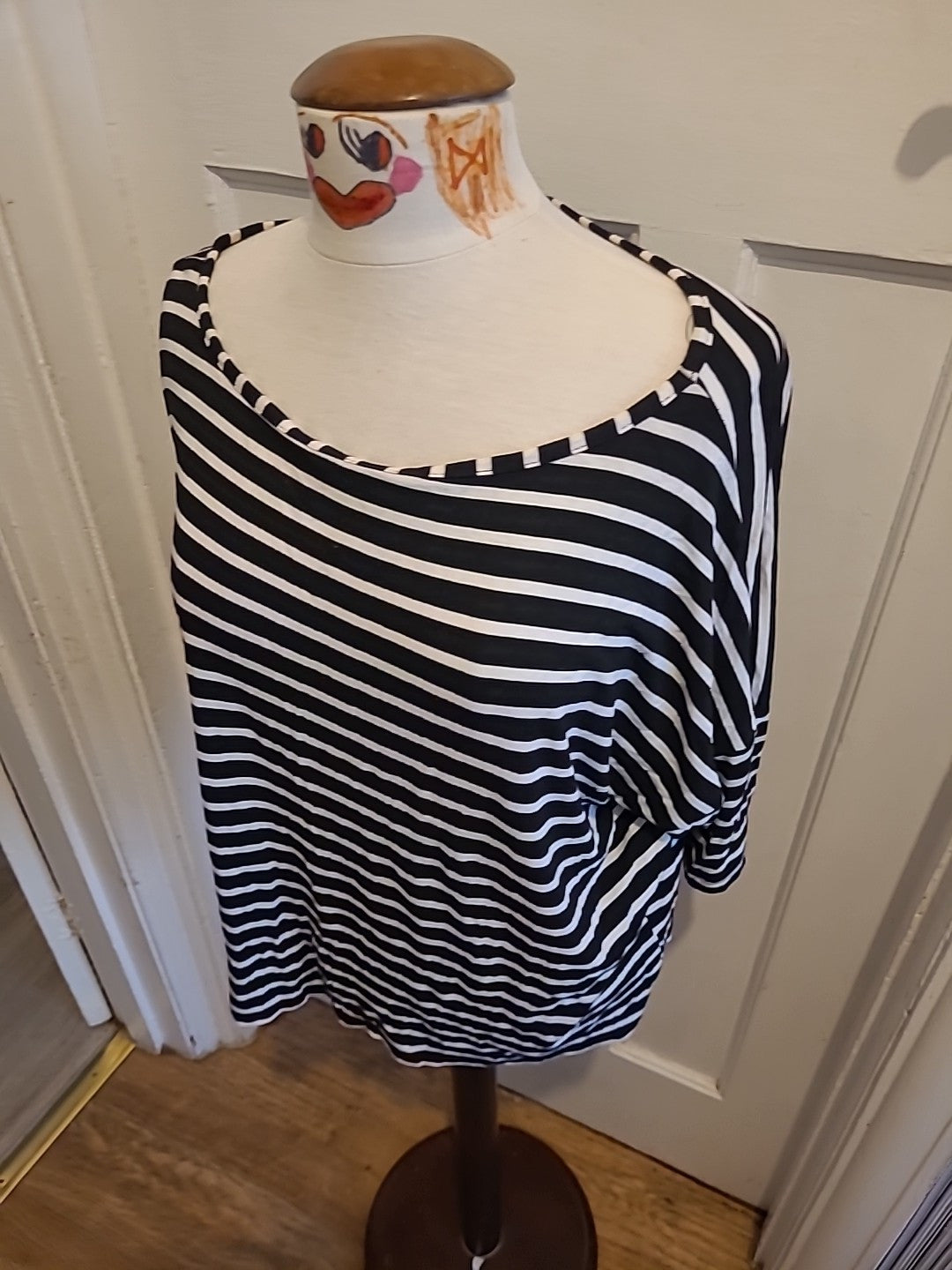 Ladies New Look Size 10 Black White Striped Mid Sleeved Tshirt