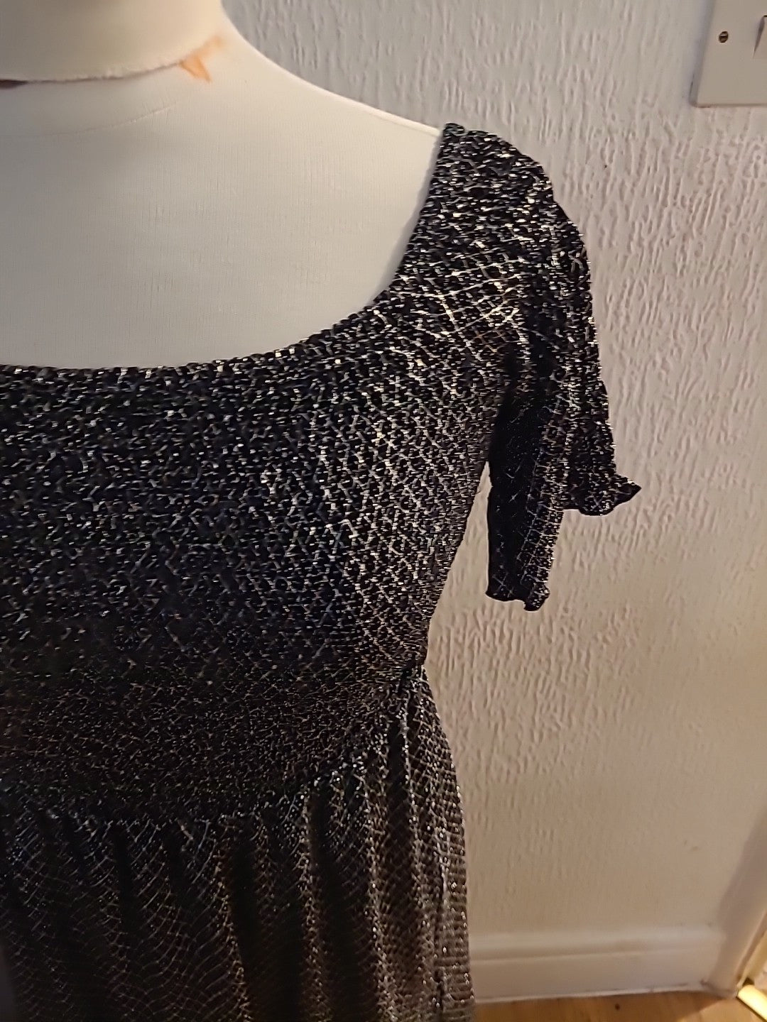 Ladies Topshop Size 6 Silver Sparkle Short Sleeved Short Dress