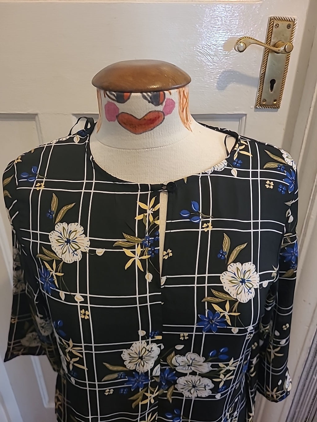 Ladies Peacocks Size 10 Black Blue White Floral Mid Sleeved Blouse