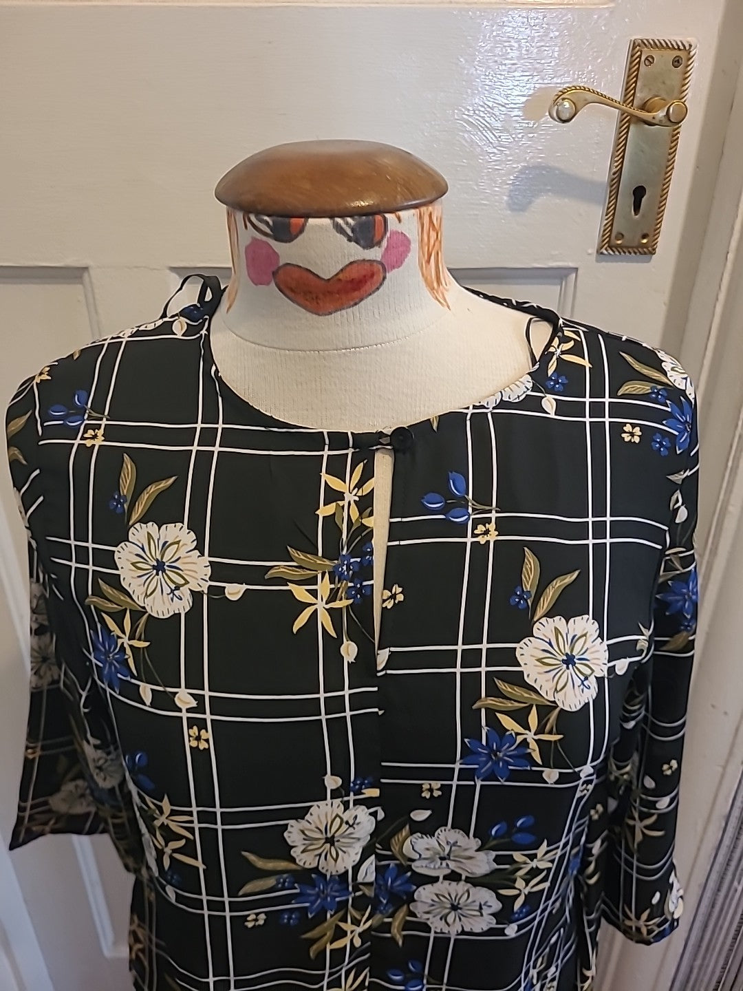 Ladies Peacocks Size 10 Black Blue White Floral Mid Sleeved Blouse